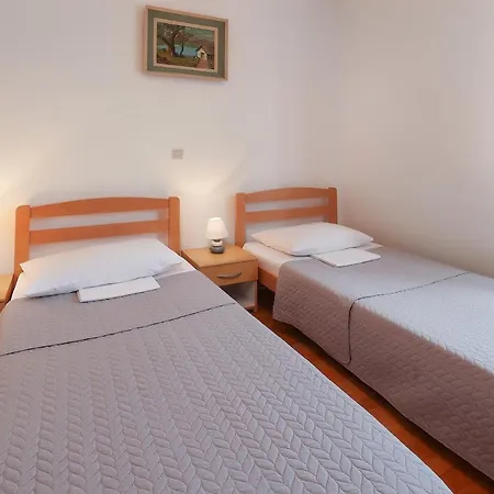 Dunja Apartman *